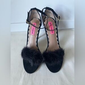 Betsey Johnson Black Harpur Faux Fur Open Toe Heels Shoes Sz 7 B Near Mint